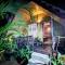 Отель The Emerald Guest House & Villa