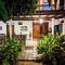 Отель The Emerald Guest House & Villa