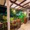 Отель The Emerald Guest House & Villa
