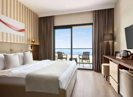 Отель Ramada by Wyndham Cesme