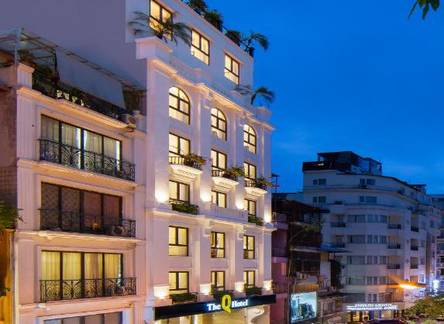 Отель The Q Hotel
