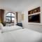 Отель The Q Hotel