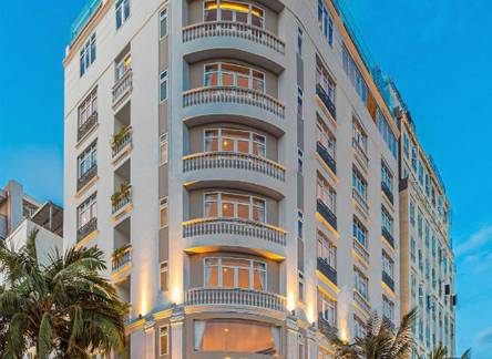 Отель Angel Hotels Beach Danang