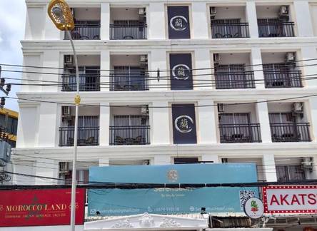 Отель Sereneburi Patong Residence