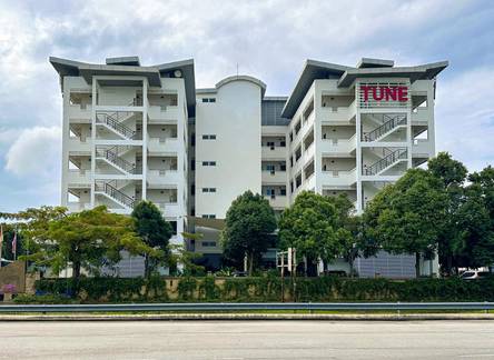Отель Tune Hotel KLIA Aeropolis