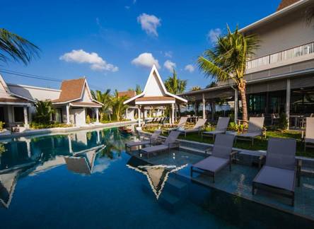 Отель Lalynn Resort & Villas, Phuket
