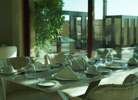 Отель La Zona Continental Hotel