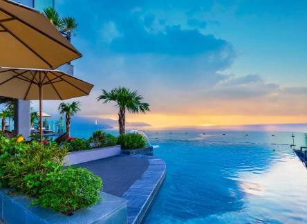 Отель Peninsula Hotel Danang