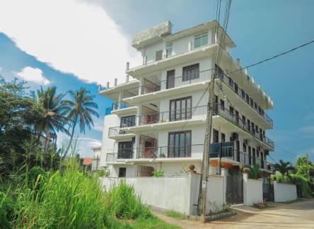 Отель Traveller's Hotel Hikkaduwa