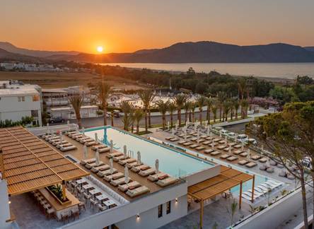 Отель Georgioupolis Suites