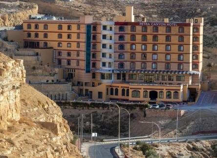 Отель Petra Canyon Hotel