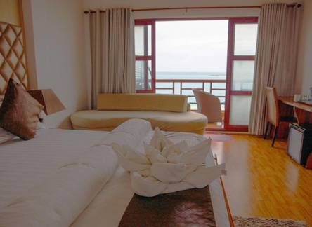 Отель Marina Bay Retreat & Spa