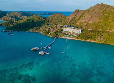 Отель AYANA Komodo Resort, Waecicu Beach