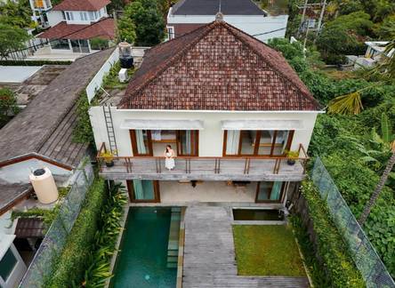 Отель Kolila Villa Seminyak by Ini Vie Hospitality