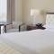 Отель Delta Hotels by Marriott, Dubai Investment Park