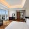 Отель La Suite Dubai Hotel & Apartments By NH Collection