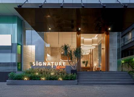 Отель Signature by M Village Le Thanh Ton