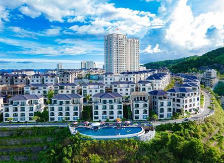 Отель D'Lioro Hotel & Resort