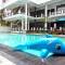 Отель J7 Villaj Resort