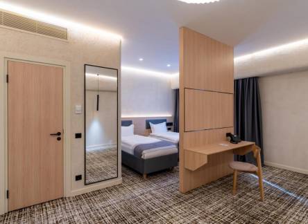 Отель Renion City Hotel