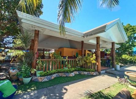 Отель RedDoorz Near Gaisano Grand Cordova