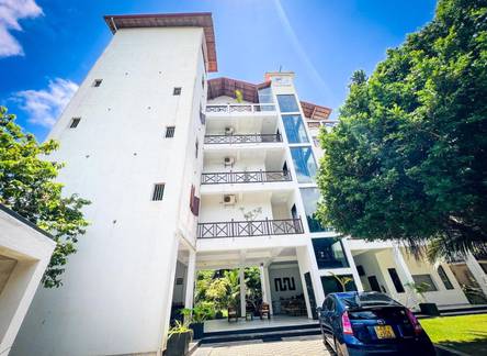 Отель Twenty Two Swiss Residence