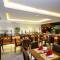 Отель Palazzo Da Nang Beach Hotel