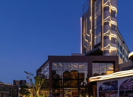 Отель Mirage Hotel & Conference Center