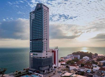 Отель Hompton By The Beach Penang