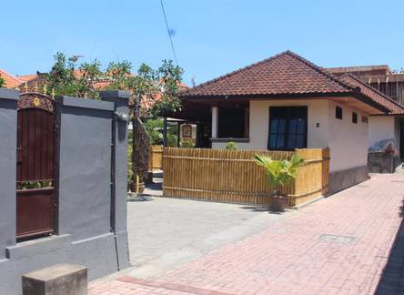 Отель Jukung Villas Kuta