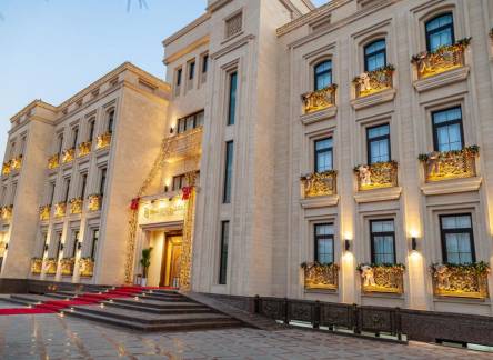 Отель Paradise Plaza Luxury Hotel