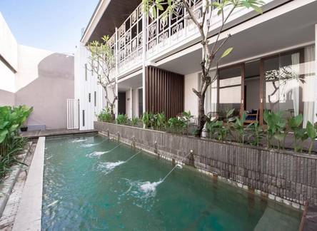 Отель Pelangi 148 Beach Suites