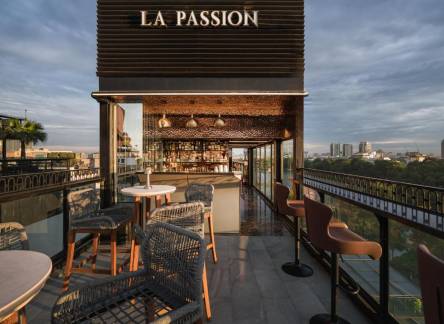 Отель La Passion Premium Cau Go Hotel