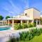 Отель Ninos Serena Holiday Resort