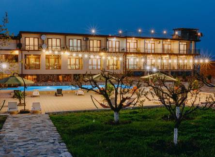 Отель Hotel & Wine Cellar ARGE