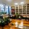 Отель Kraal Hotel Vlore