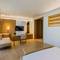 Отель Sea Breeze Resort & Residences