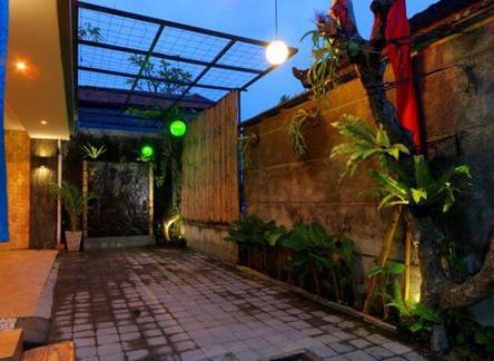 Отель Valomia Guest House
