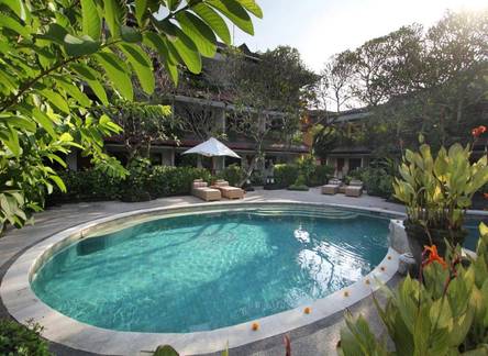 Отель AlamKulKul Boutique Resort