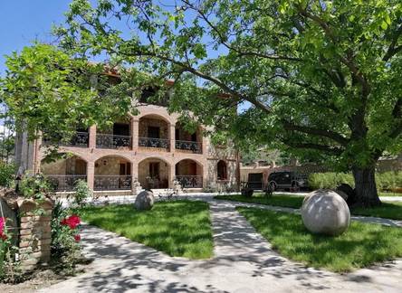 Отель Boutique hotel Chateau Fort de Manavi