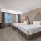 Отель Mercure Shanghai Yu Garden On the Bund