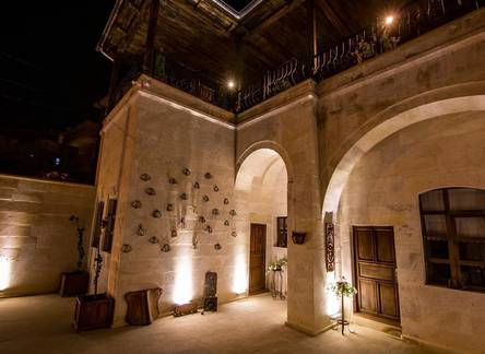 Отель Saddle Cave Hotel