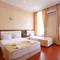 Отель Hotel Aristocrat