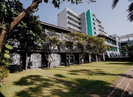 Отель Earl's Regent Negombo