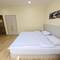 Отель Oasis Boutique Hotel