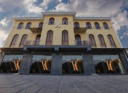 Отель Ayniy Hotel