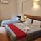 Отель Sea Breeze Beach Resort Candolim