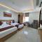 Отель XO Hotel & Apartments