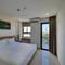 Отель XO Hotel & Apartments