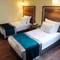 Отель The Life Hotel & Spa